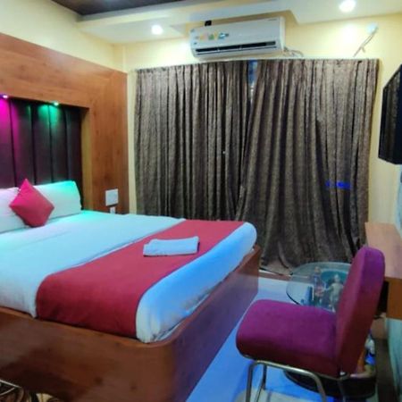 Hotel Ashray Puri Bagian luar foto