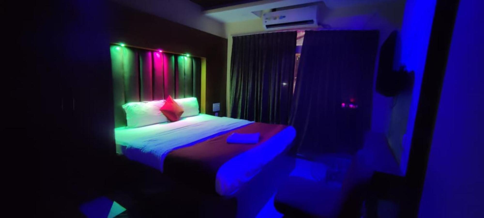 Hotel Ashray Puri Bagian luar foto