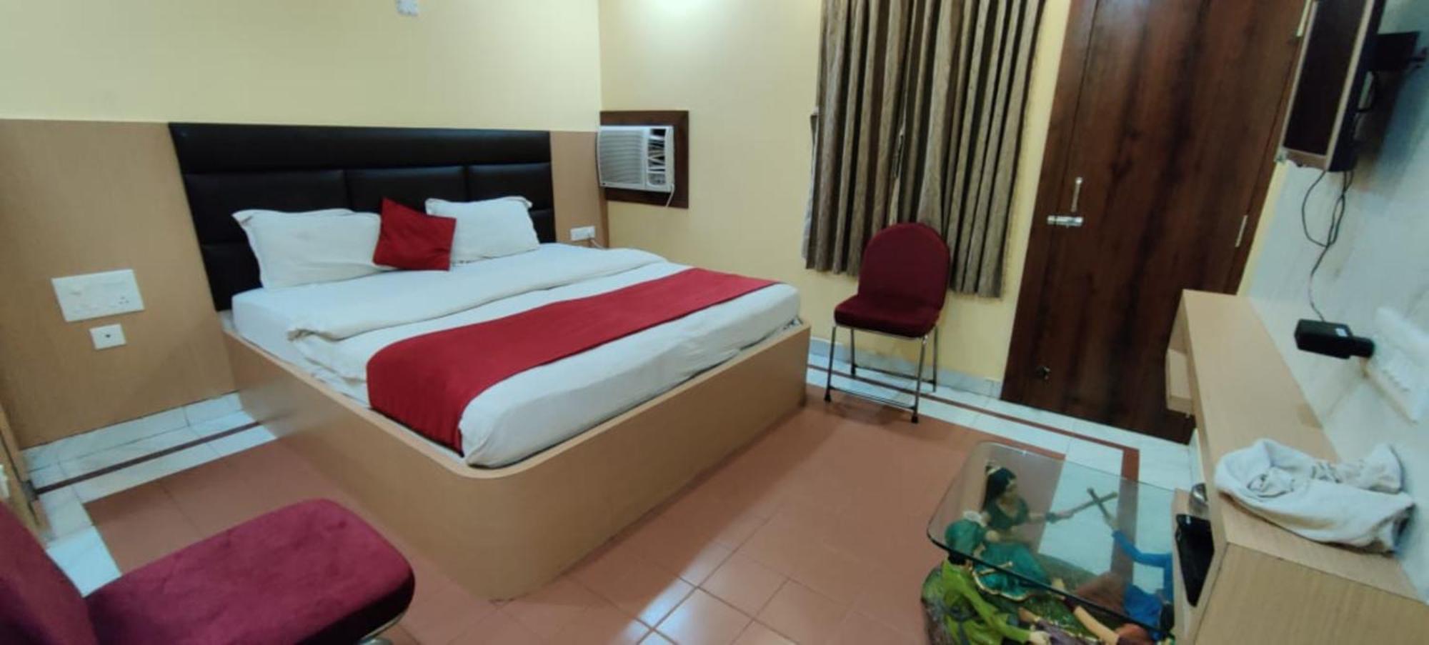 Hotel Ashray Puri Bagian luar foto