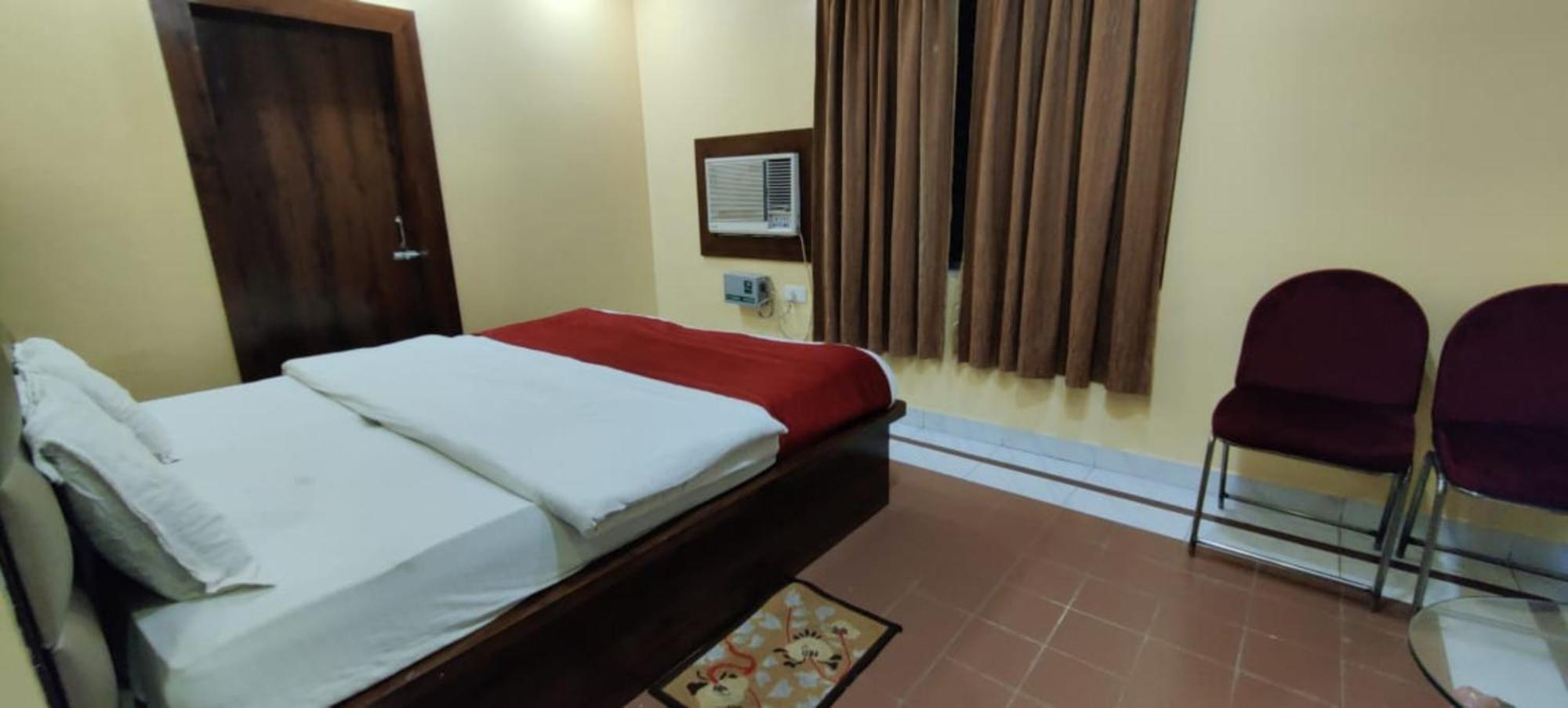 Hotel Ashray Puri Bagian luar foto