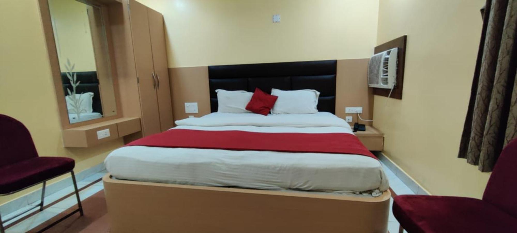 Hotel Ashray Puri Bagian luar foto
