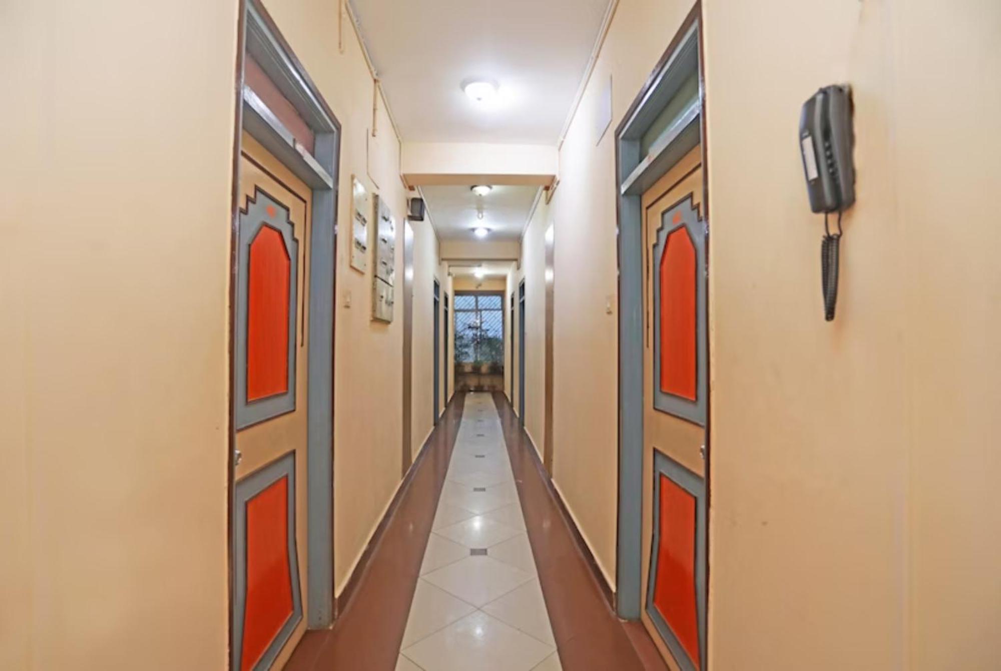 Hotel Ashray Puri Bagian luar foto