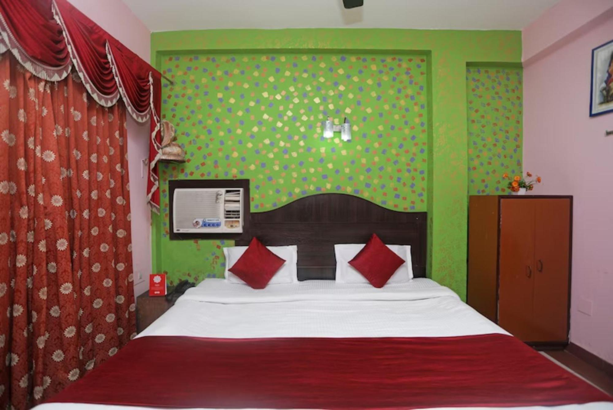 Hotel Ashray Puri Bagian luar foto