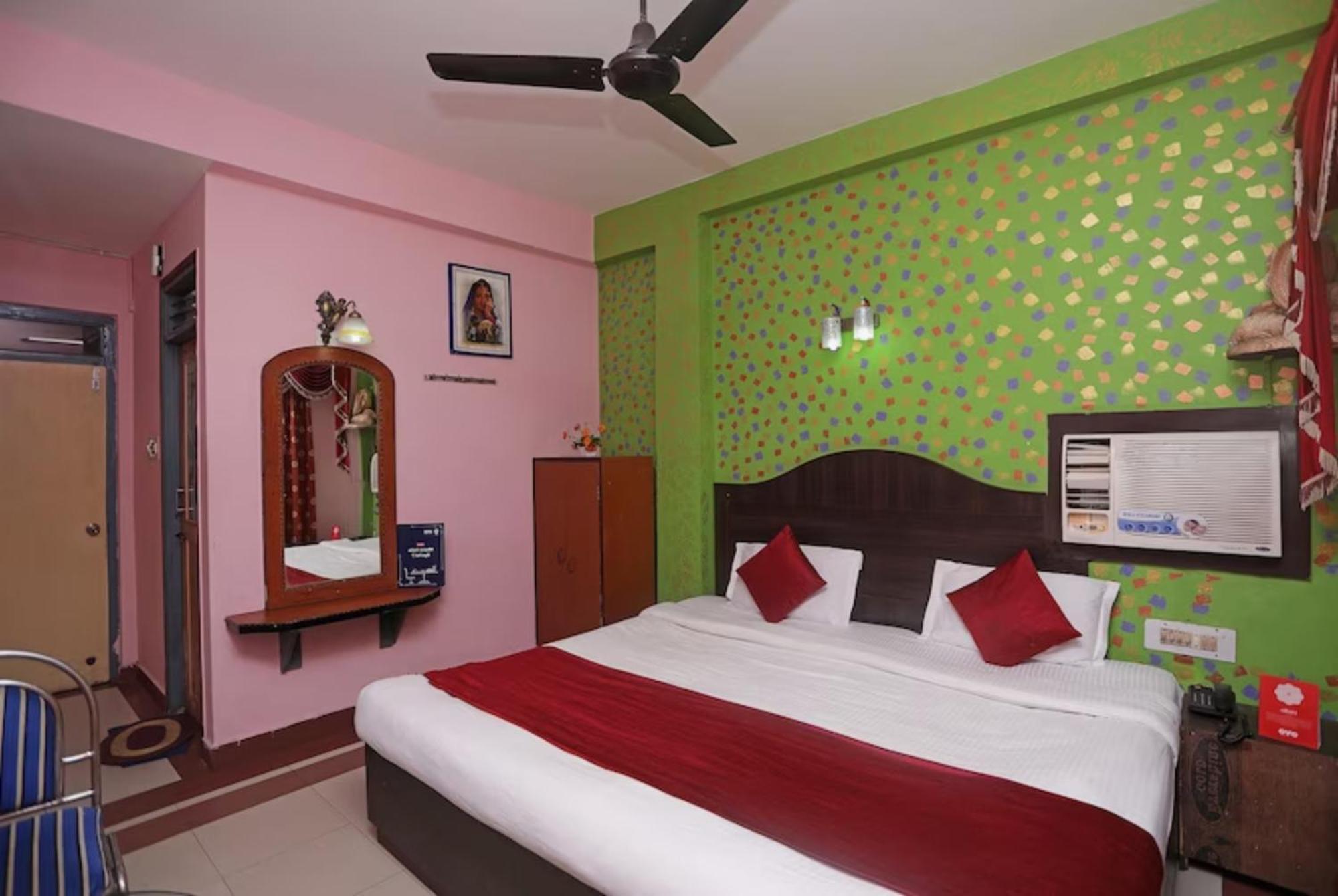 Hotel Ashray Puri Bagian luar foto