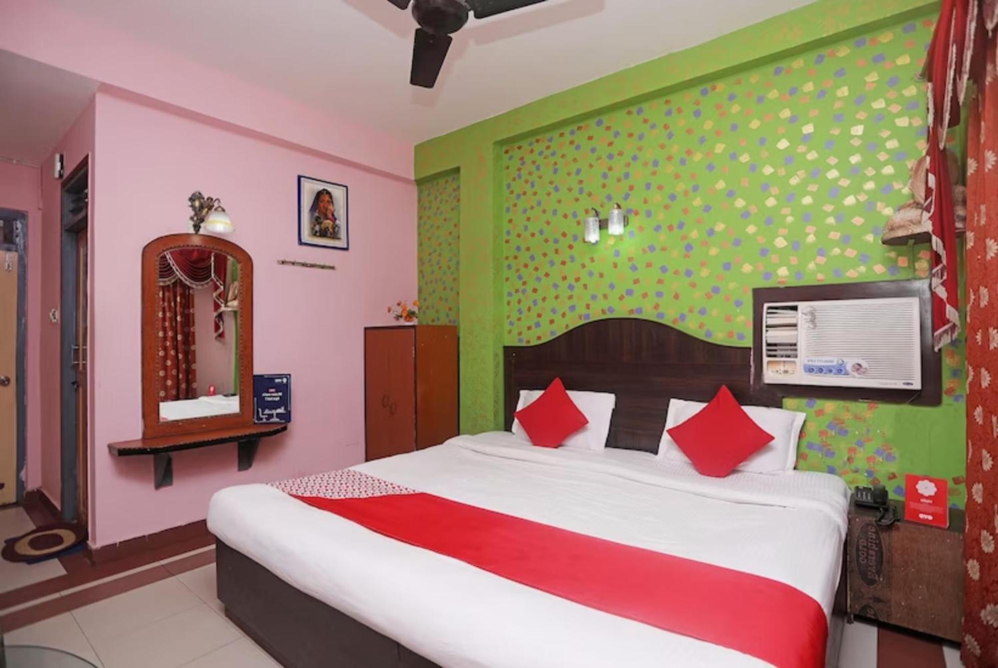 Hotel Ashray Puri Bagian luar foto