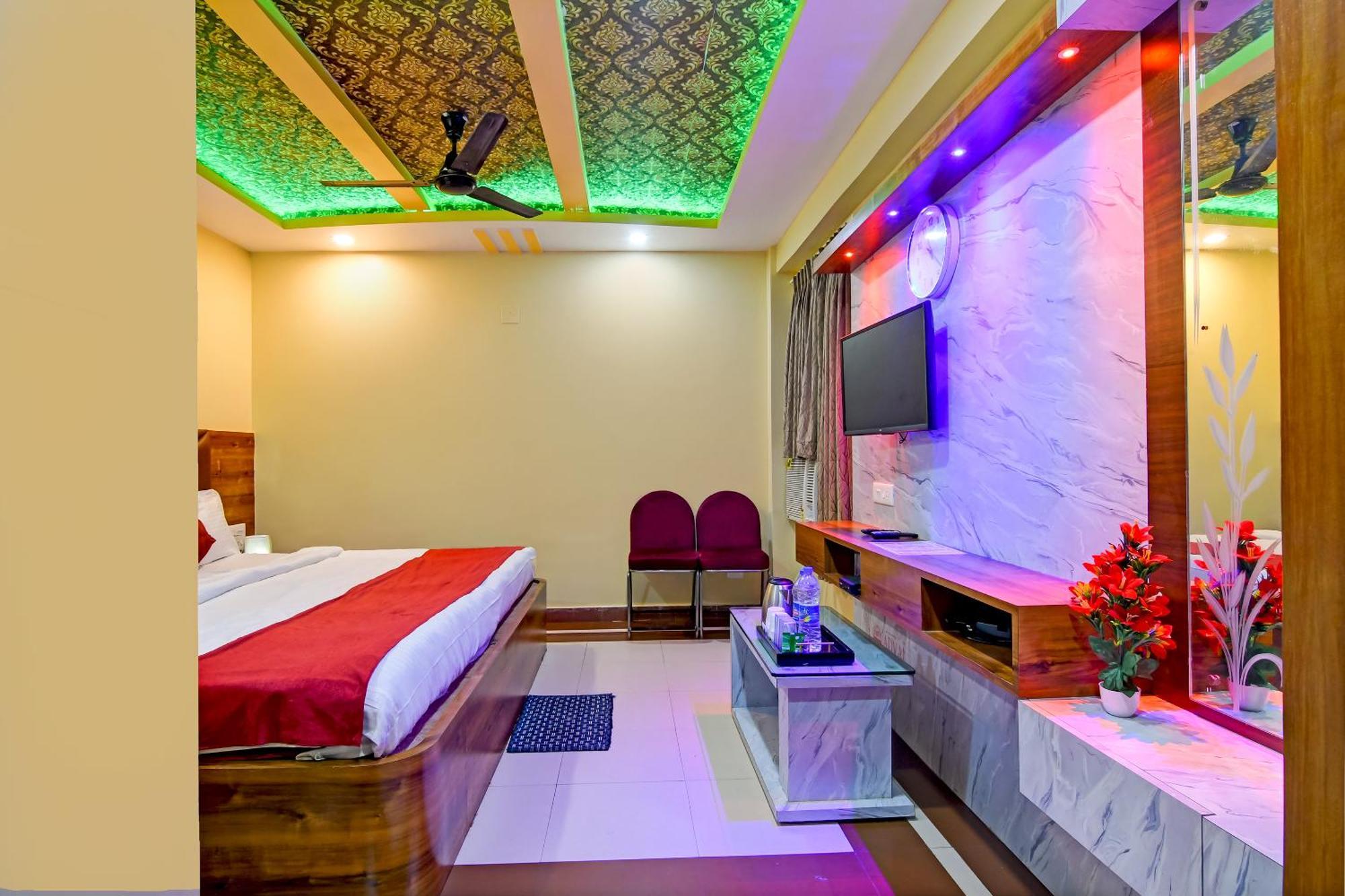 Hotel Ashray Puri Bagian luar foto