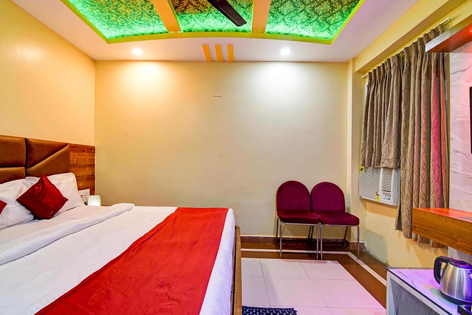 Hotel Ashray Puri Bagian luar foto