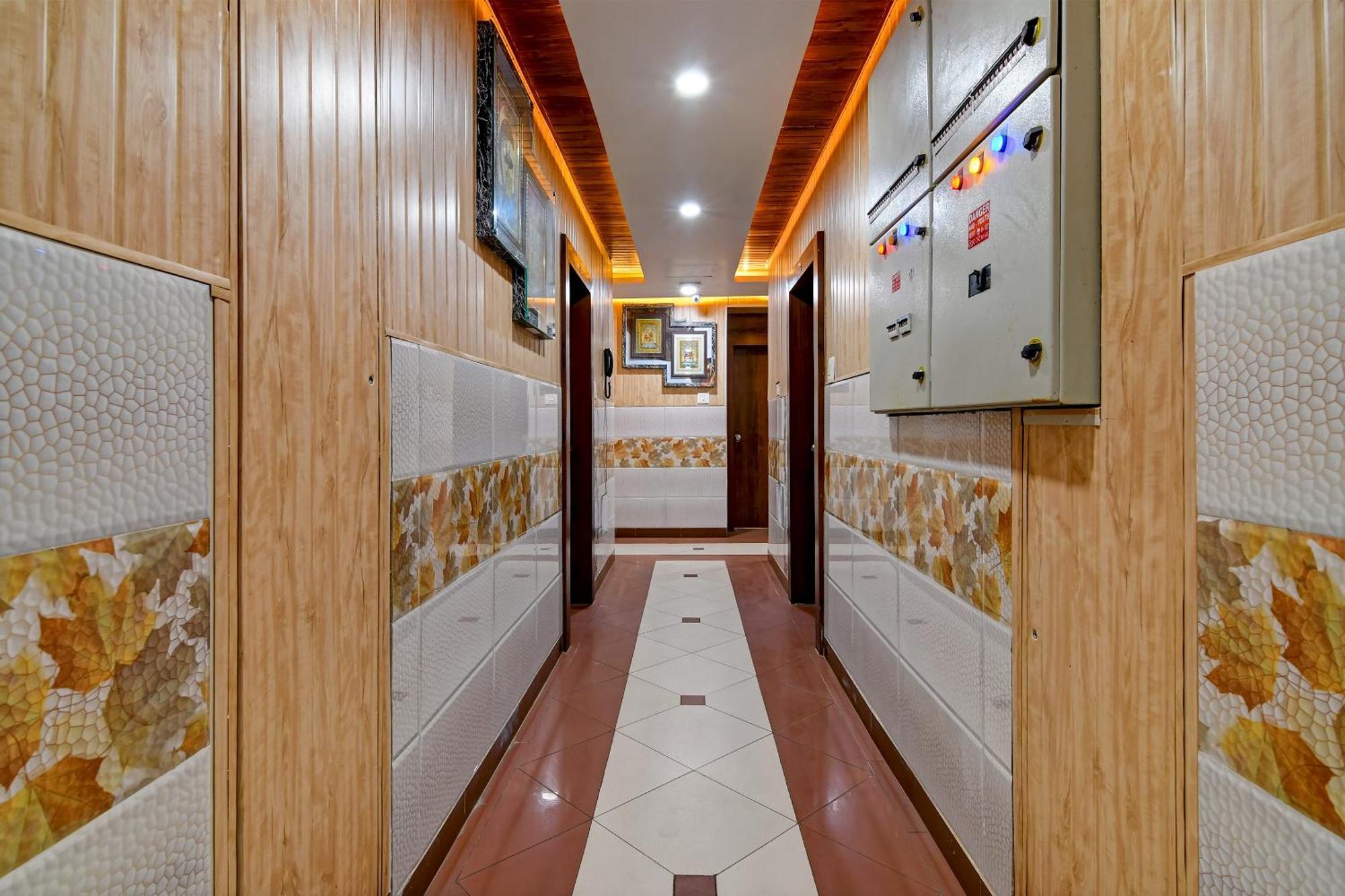 Hotel Ashray Puri Bagian luar foto