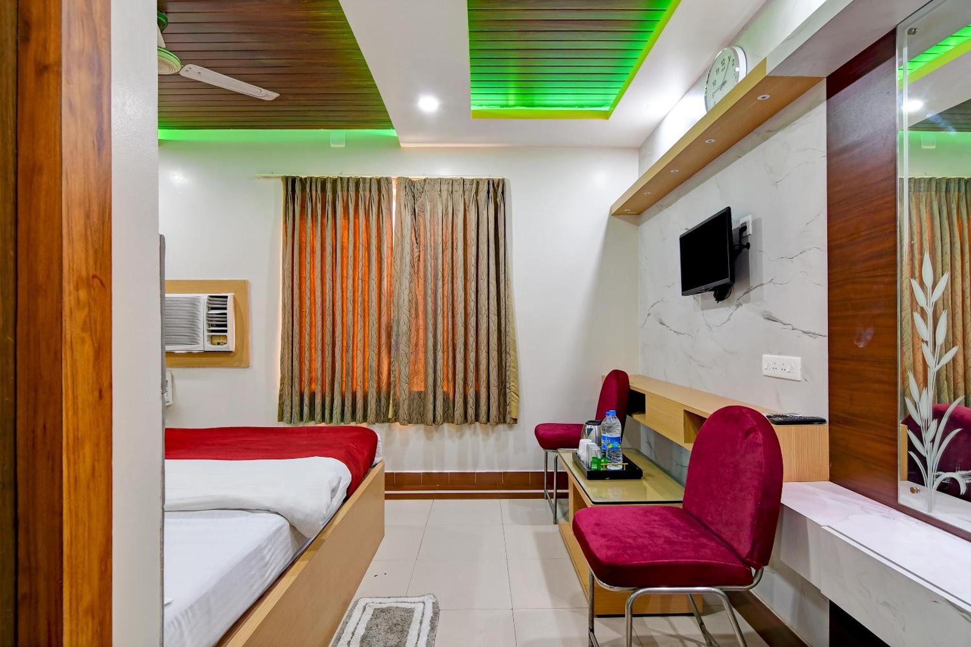 Hotel Ashray Puri Bagian luar foto