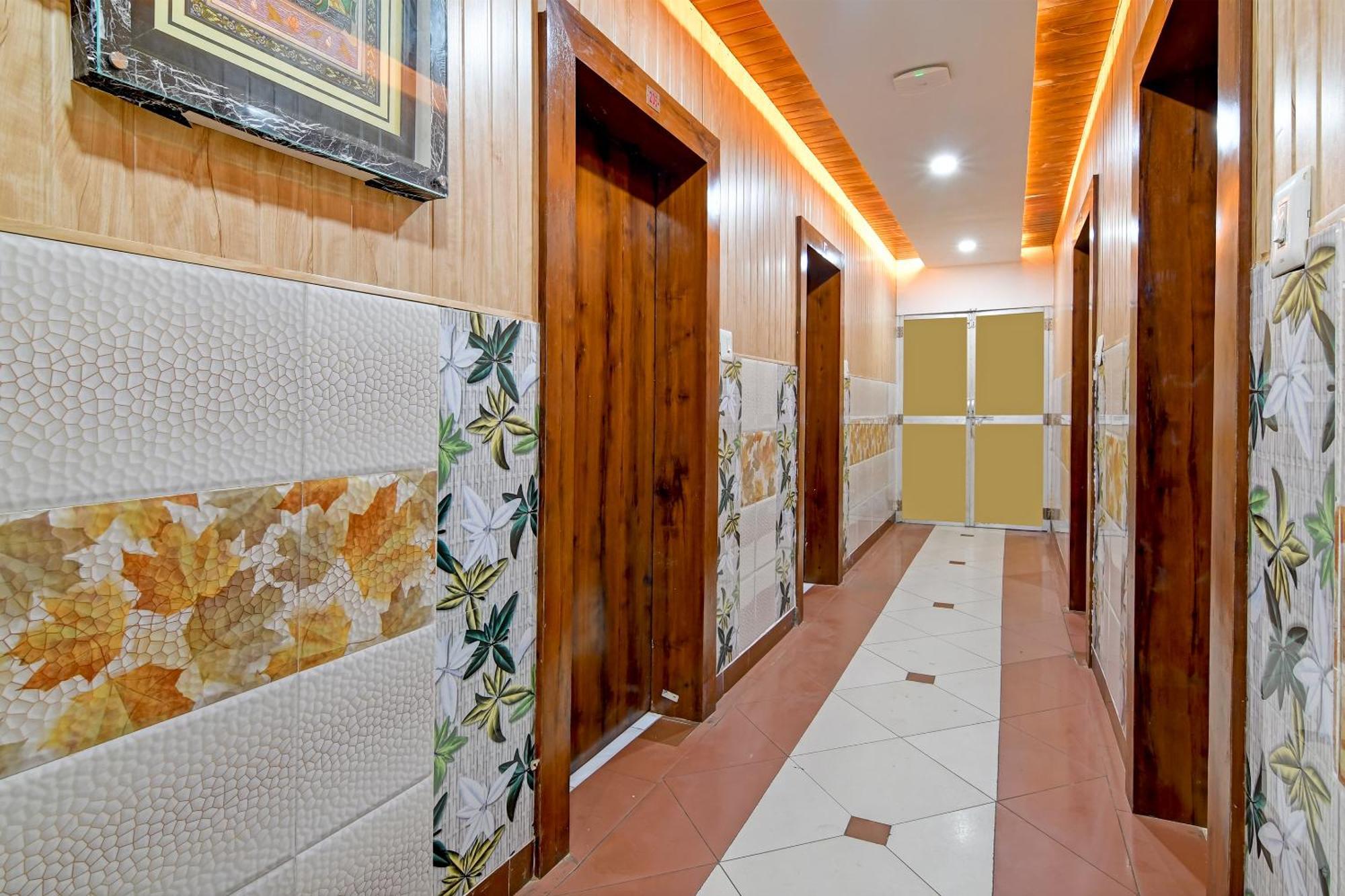 Hotel Ashray Puri Bagian luar foto
