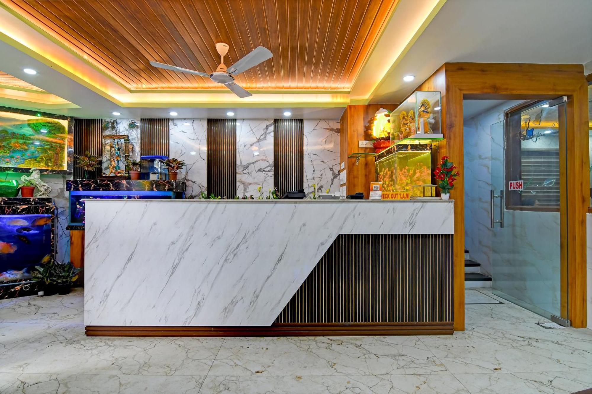 Hotel Ashray Puri Bagian luar foto