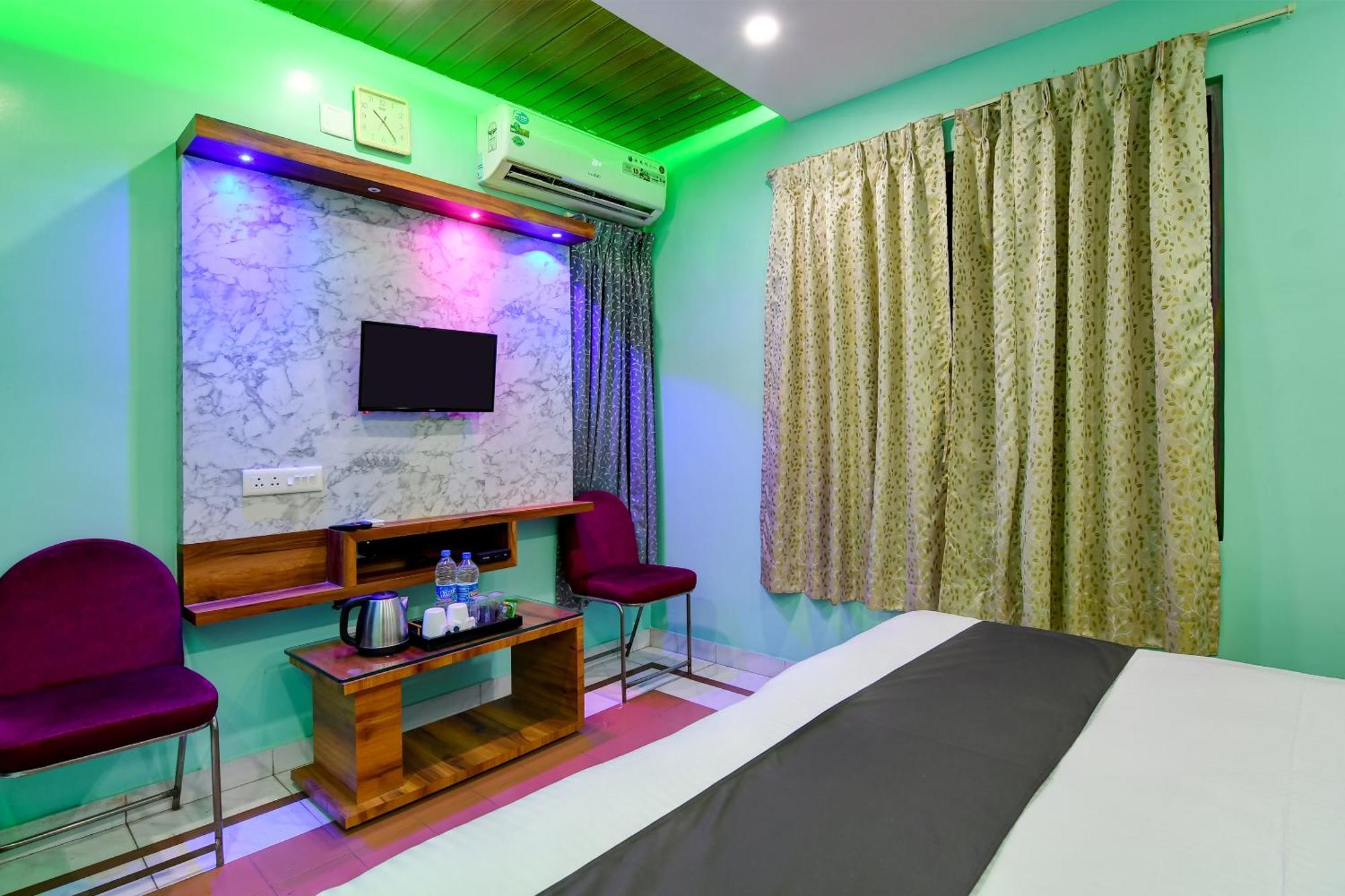 Hotel Ashray Puri Bagian luar foto