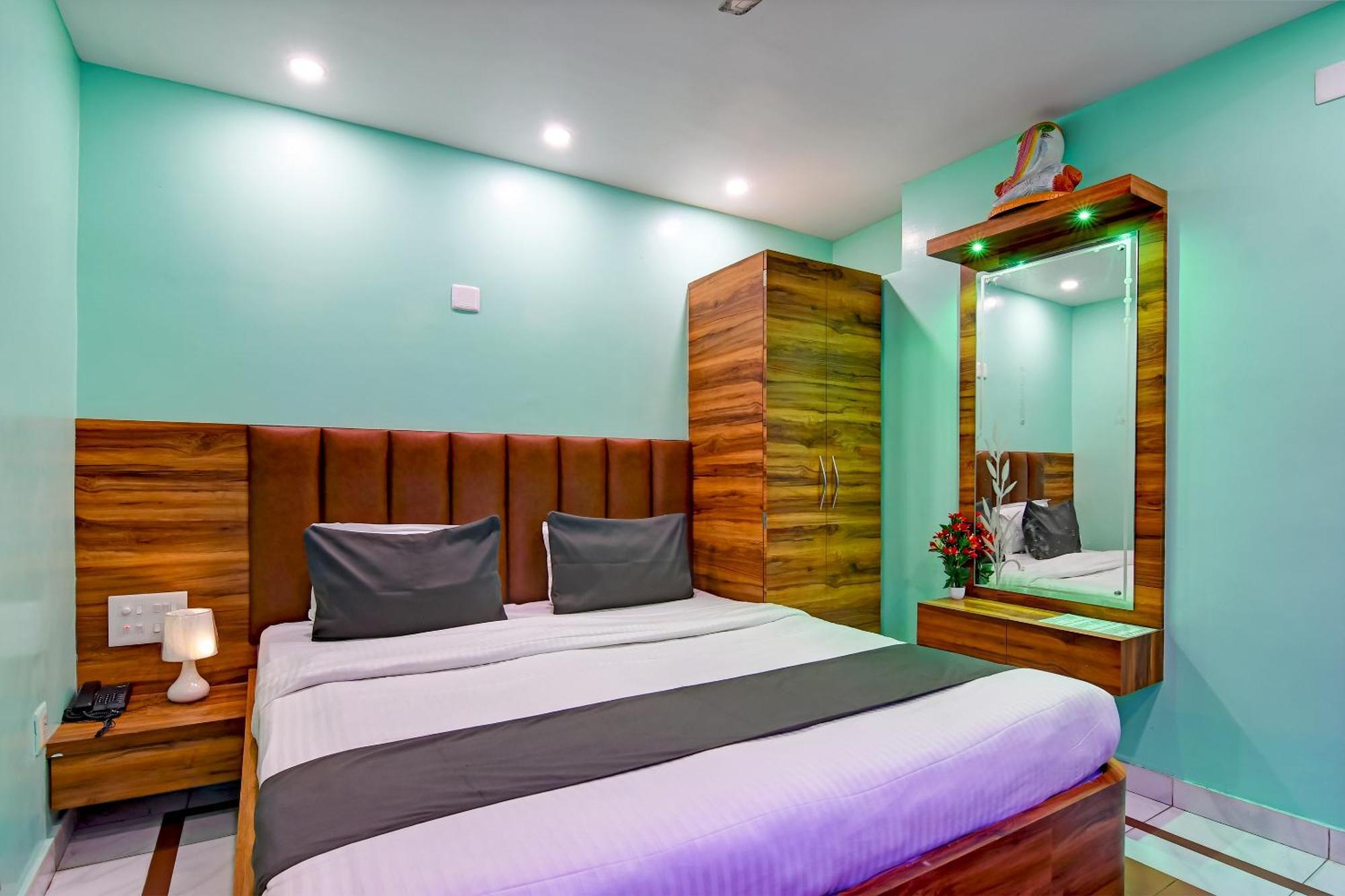 Hotel Ashray Puri Bagian luar foto