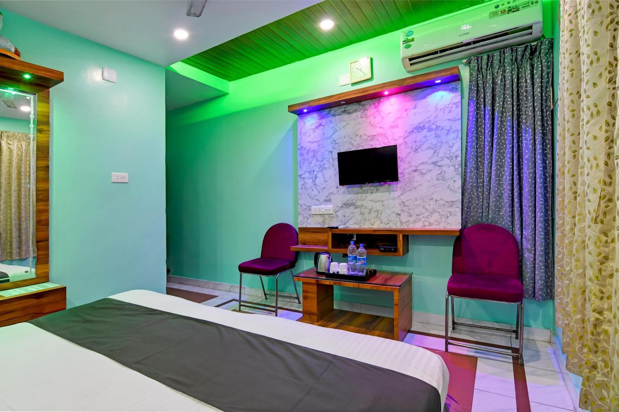Hotel Ashray Puri Bagian luar foto