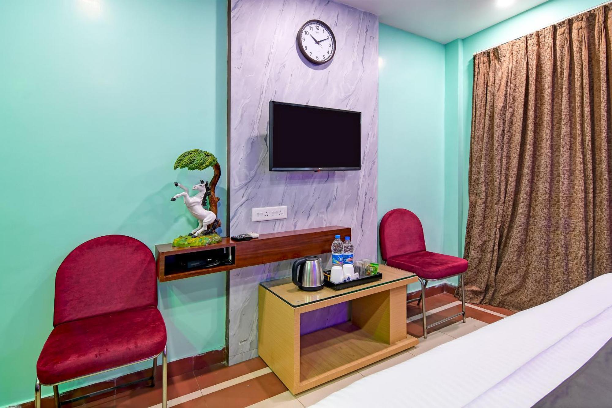 Hotel Ashray Puri Bagian luar foto