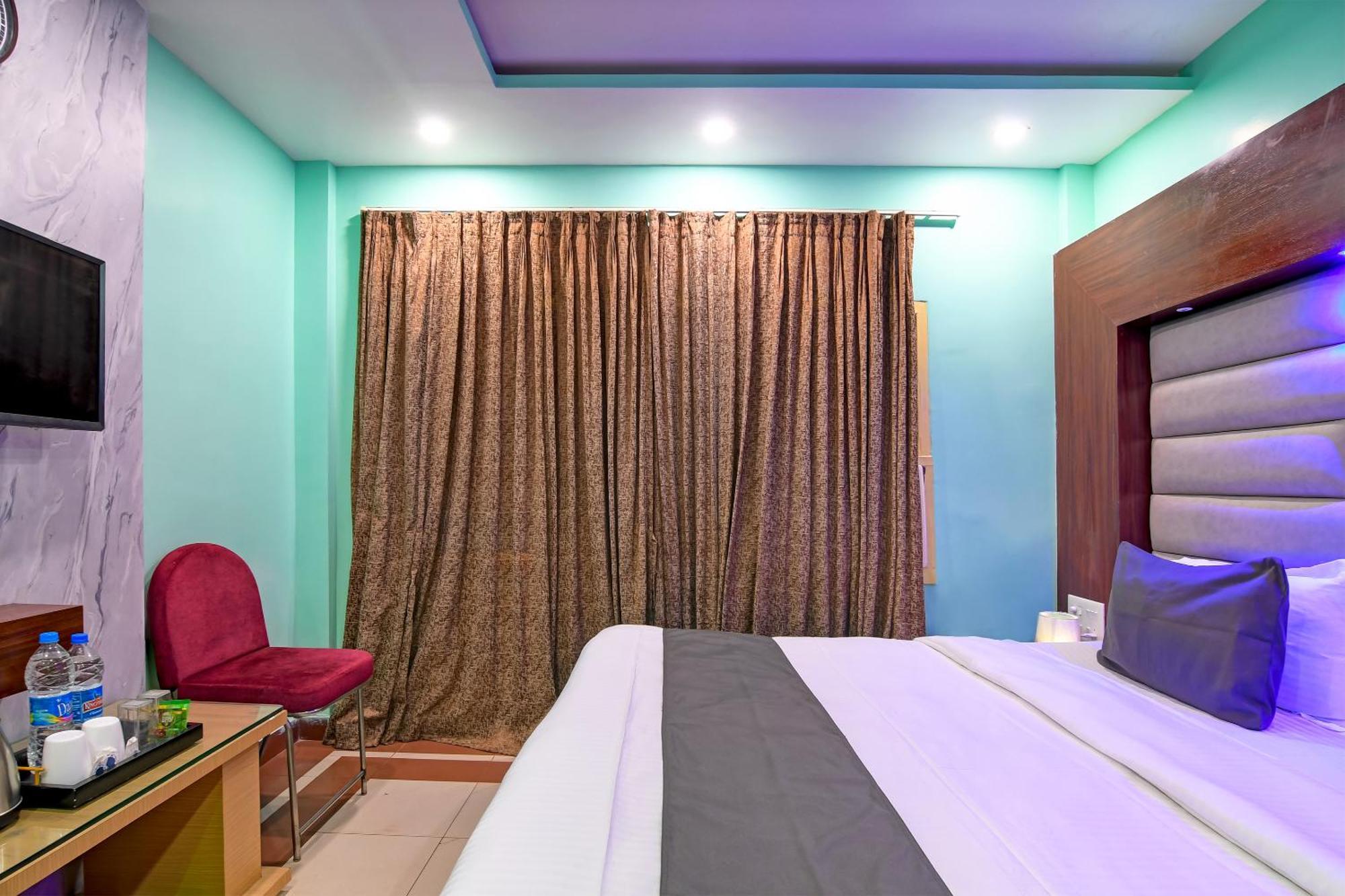 Hotel Ashray Puri Bagian luar foto