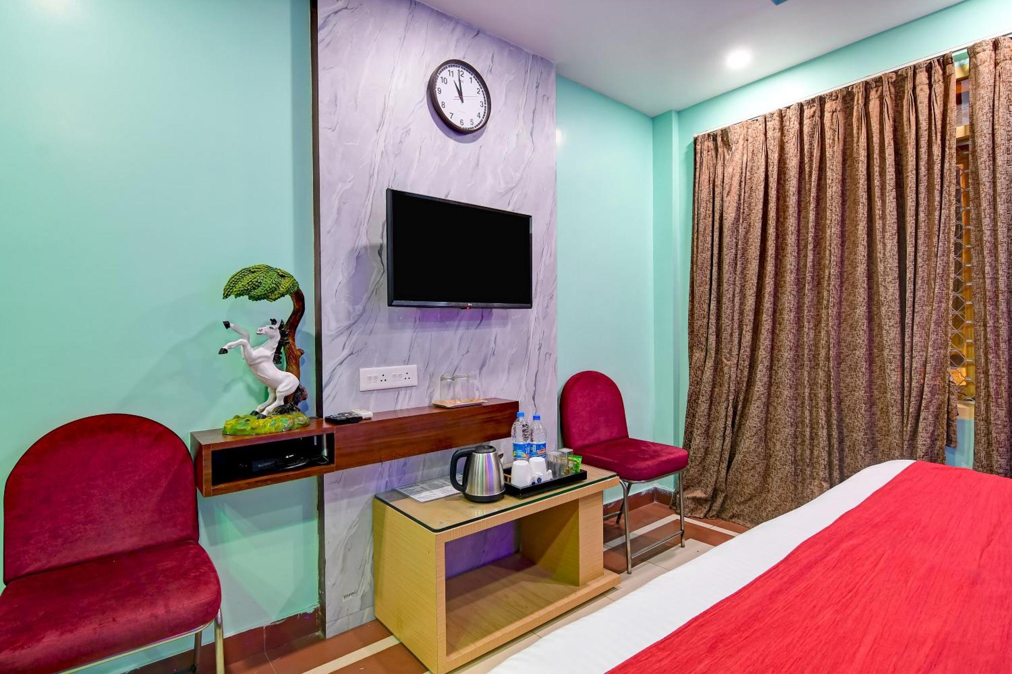 Hotel Ashray Puri Bagian luar foto