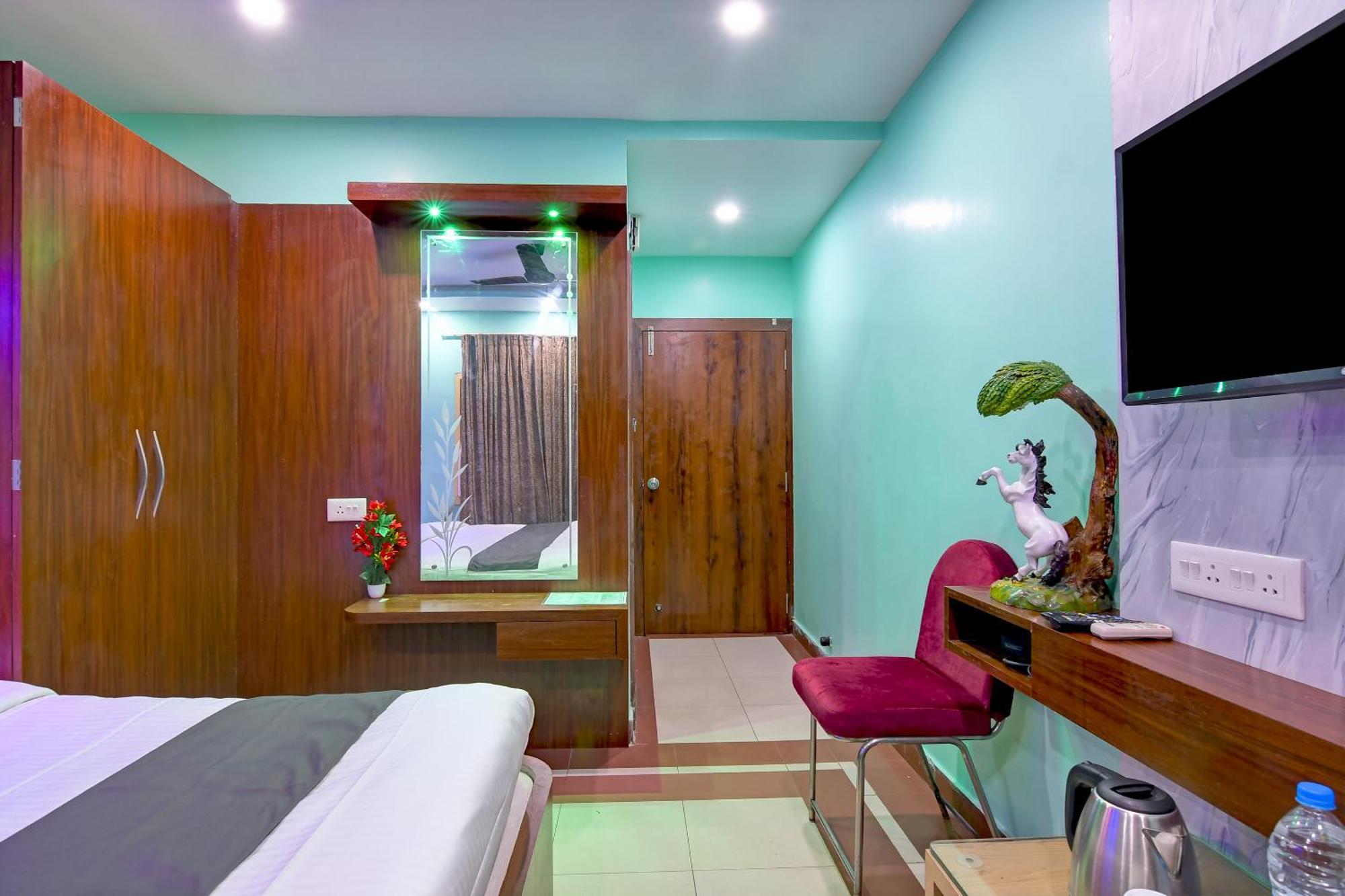 Hotel Ashray Puri Bagian luar foto