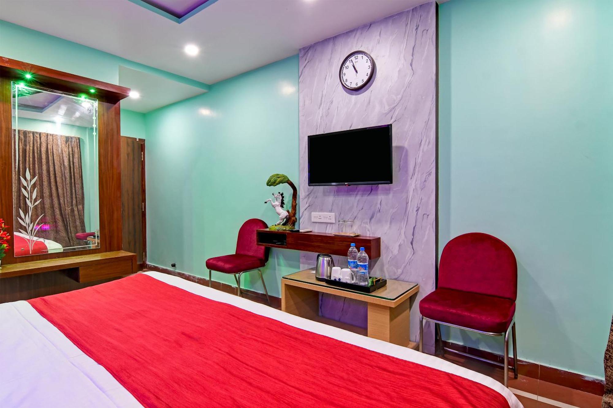 Hotel Ashray Puri Bagian luar foto
