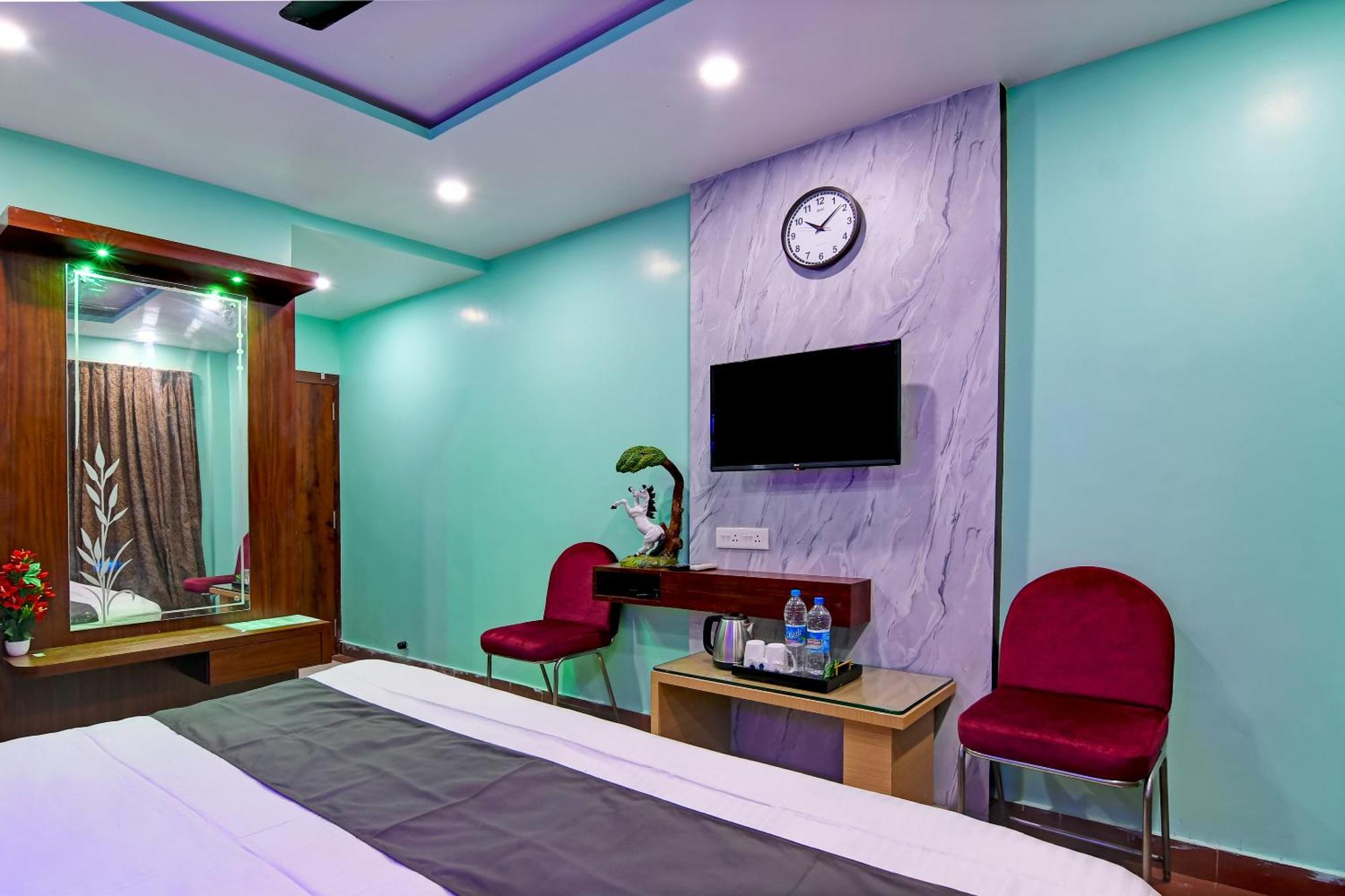 Hotel Ashray Puri Bagian luar foto