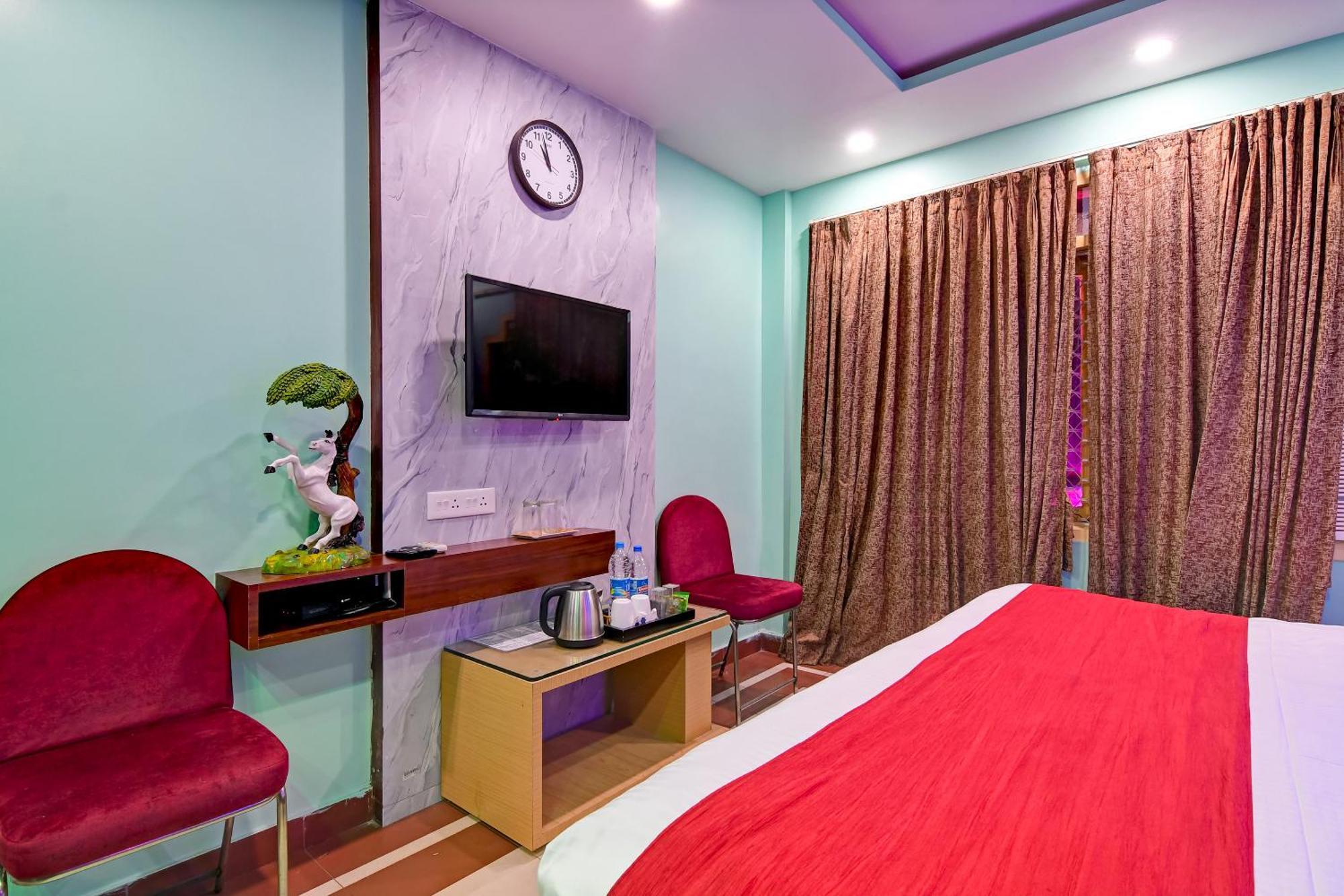 Hotel Ashray Puri Bagian luar foto