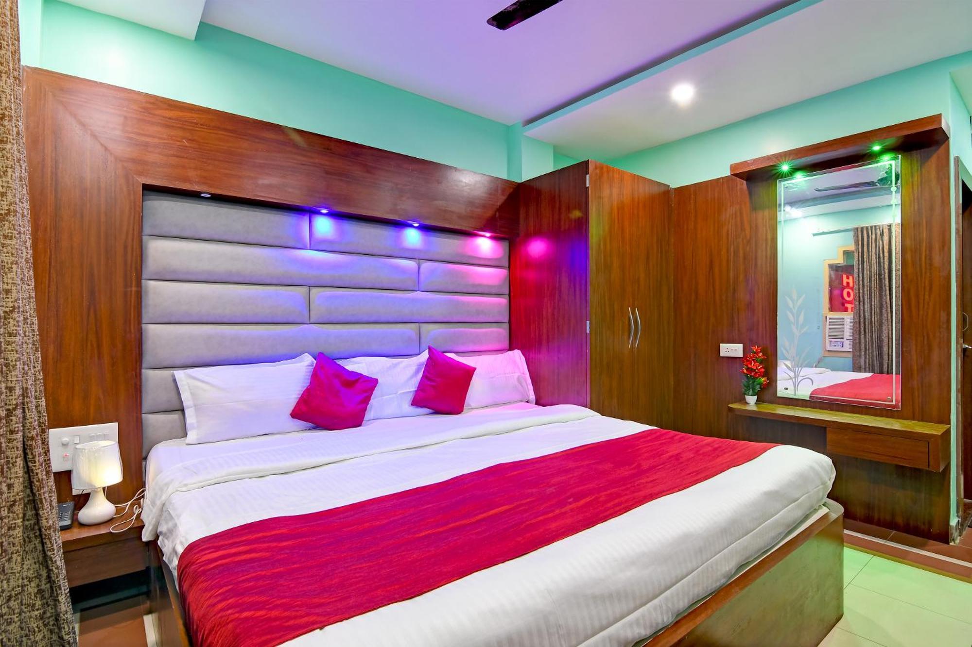 Hotel Ashray Puri Bagian luar foto